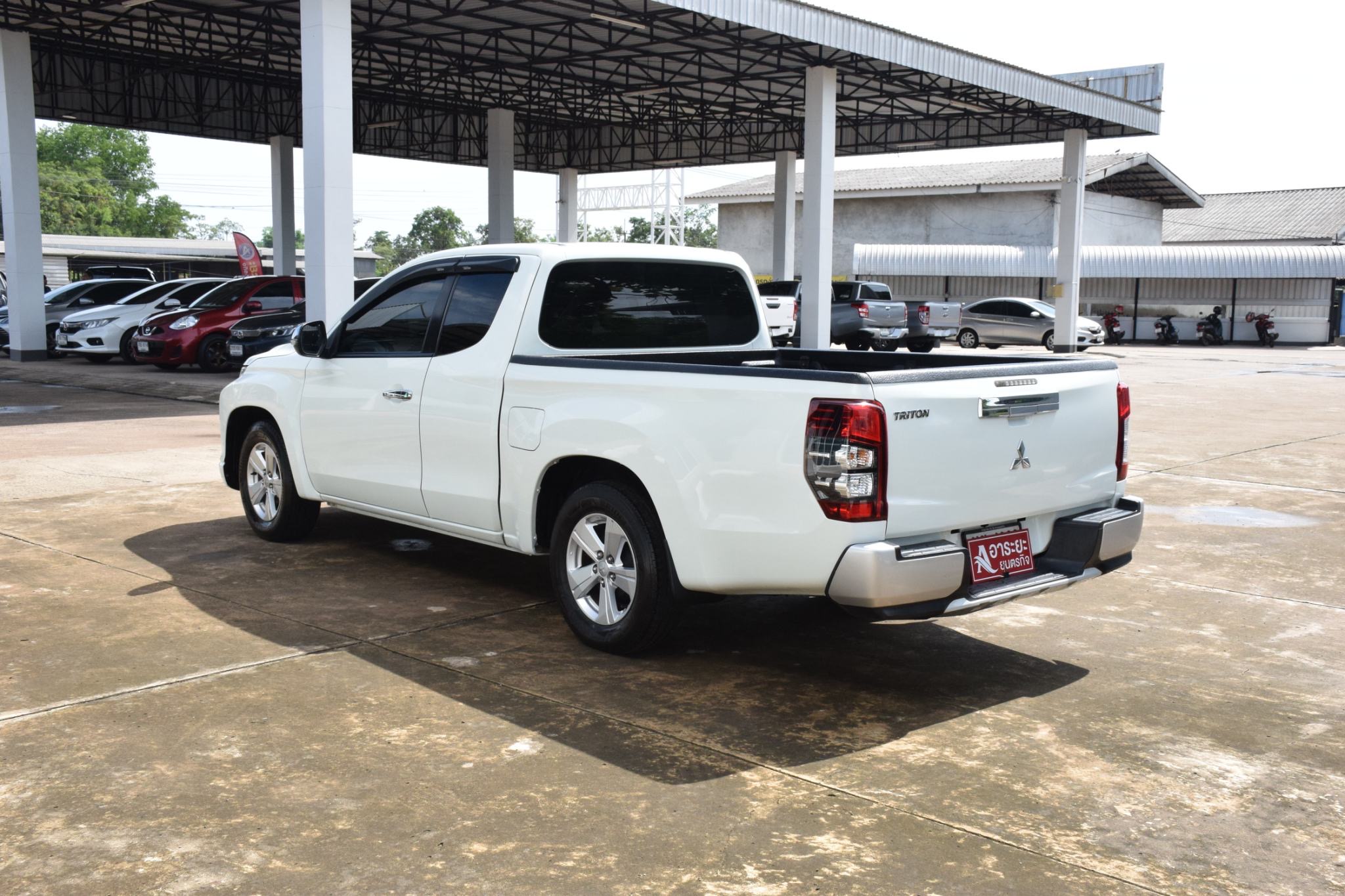 Car image 10