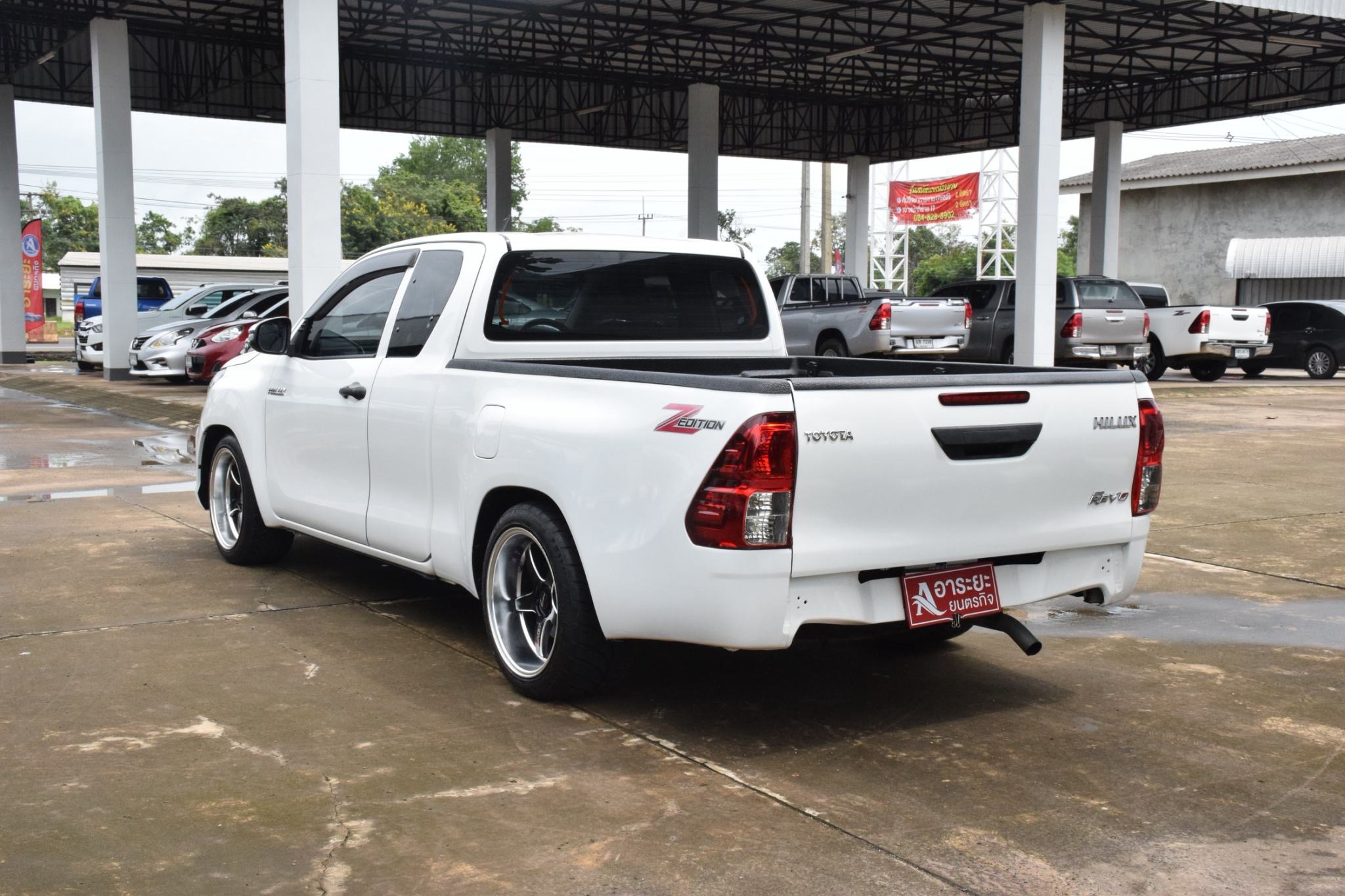 Car image 10