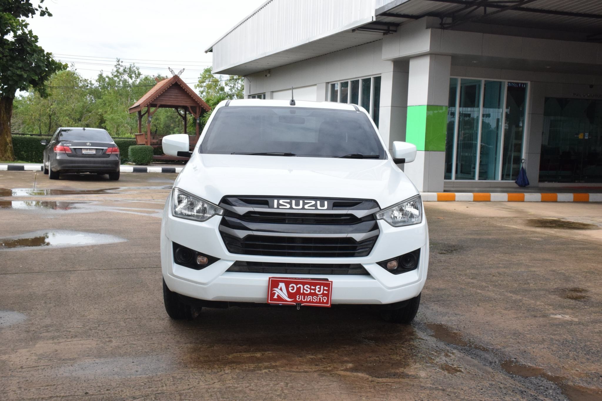 Car image 6