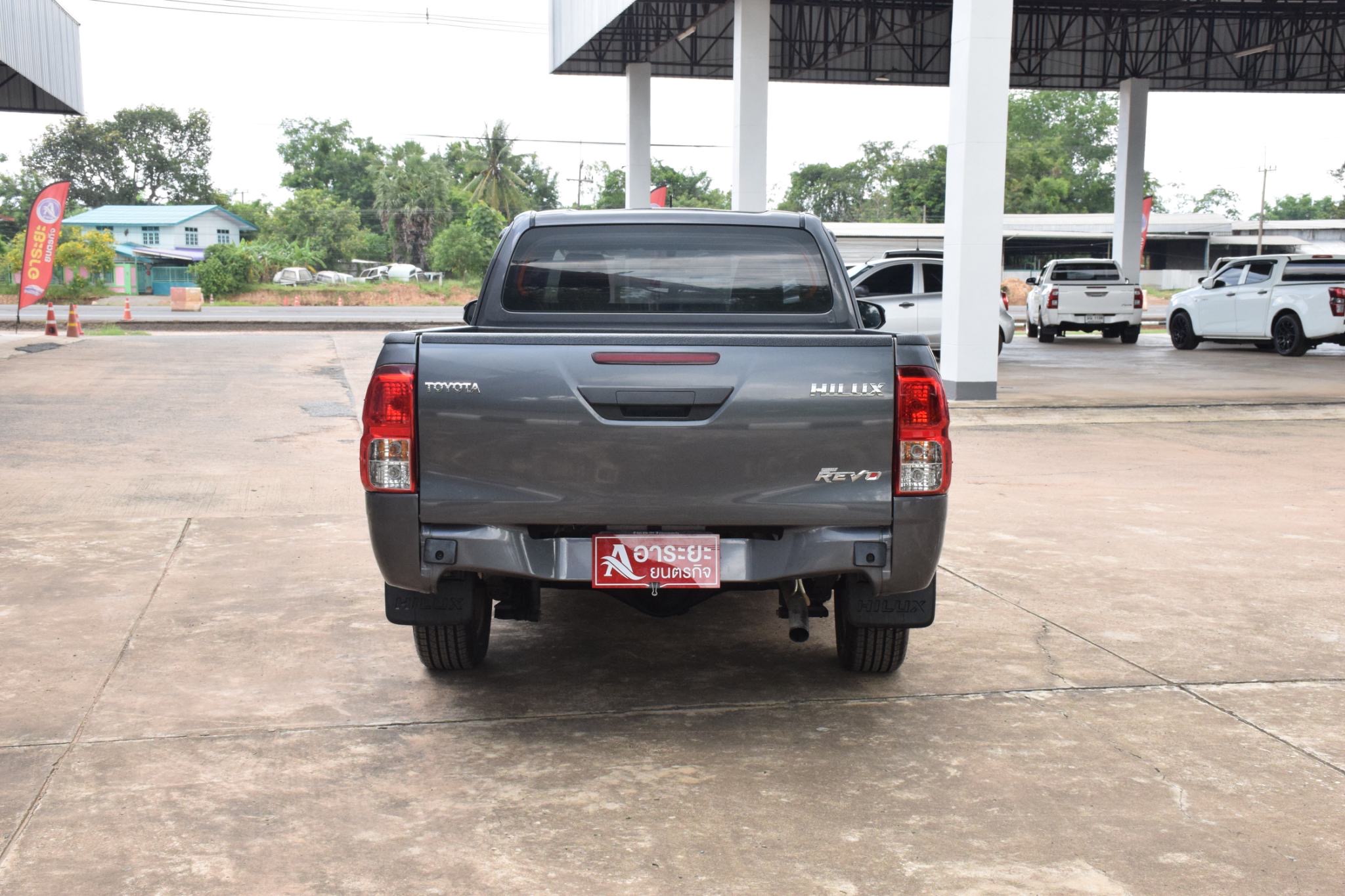 Car image 9