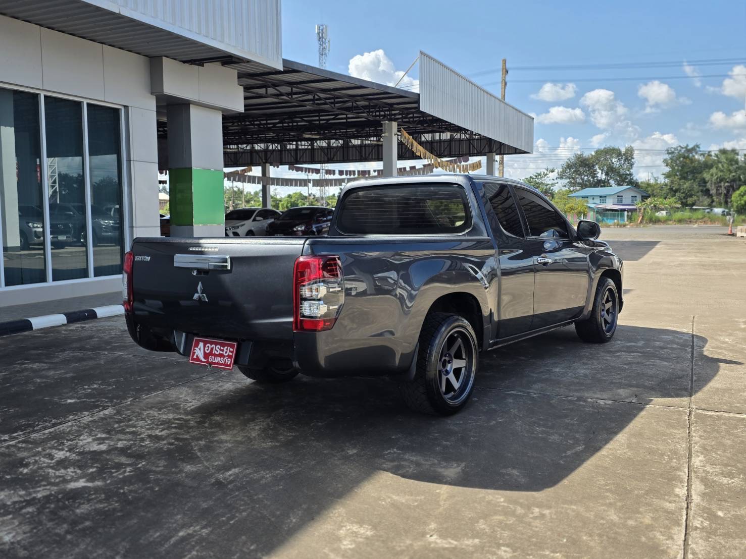 Car image 8