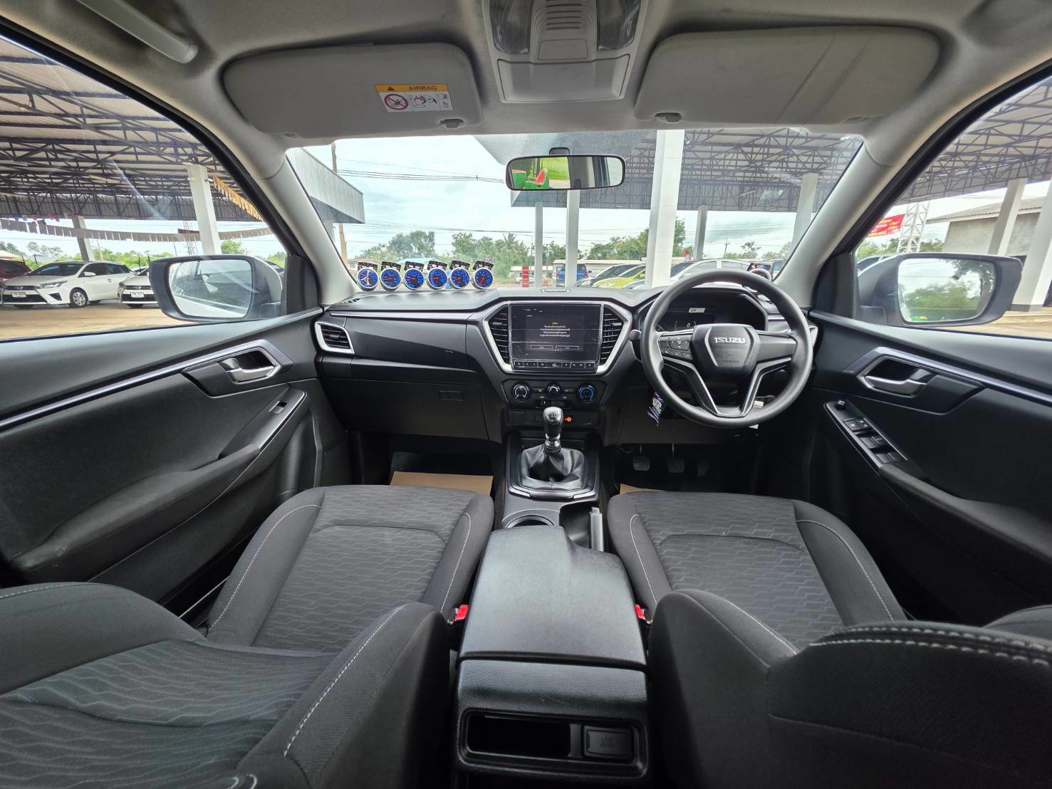 Car image 23