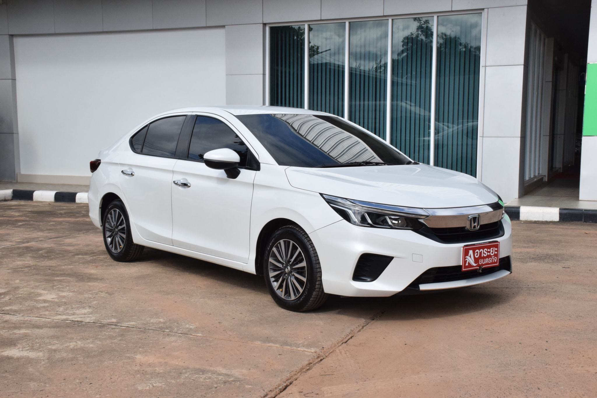 Car image 7