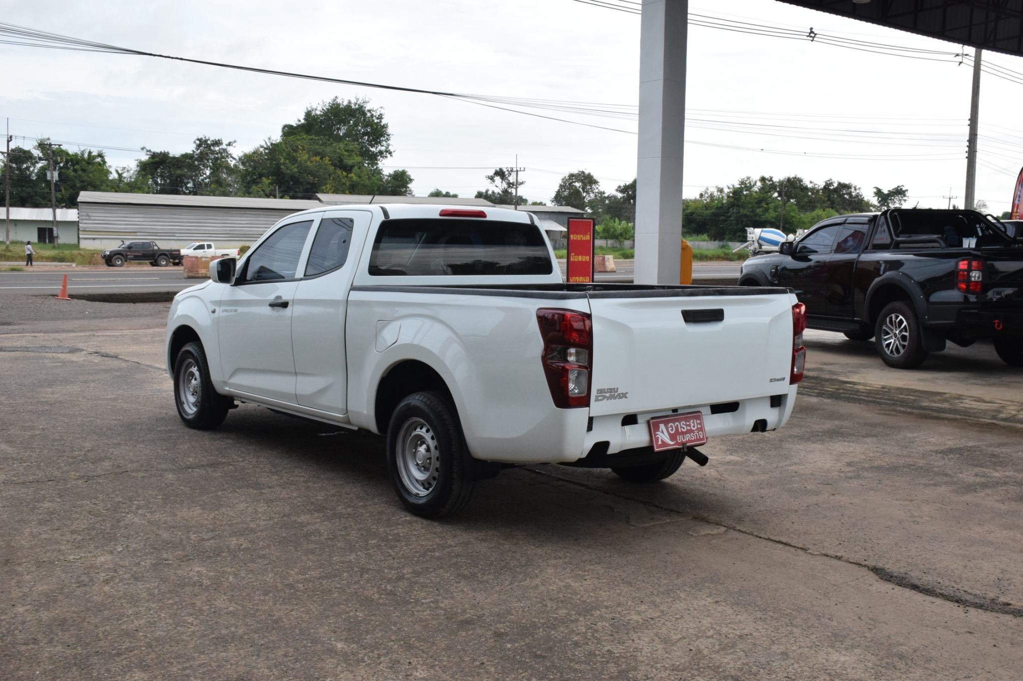 Car image 9