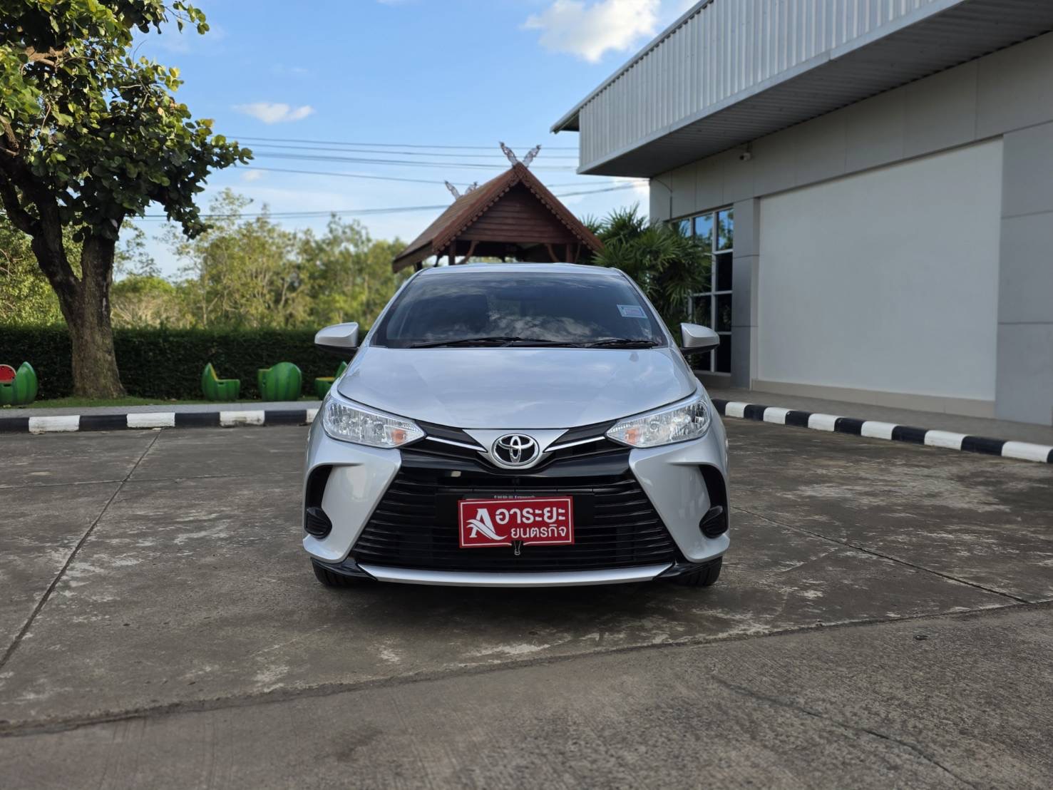 Car image 6