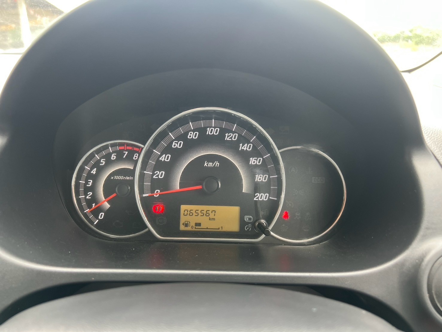 Car image 24