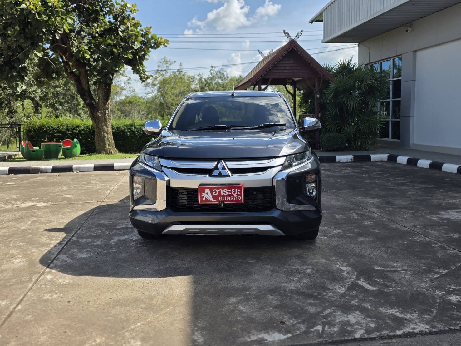 Car image 6