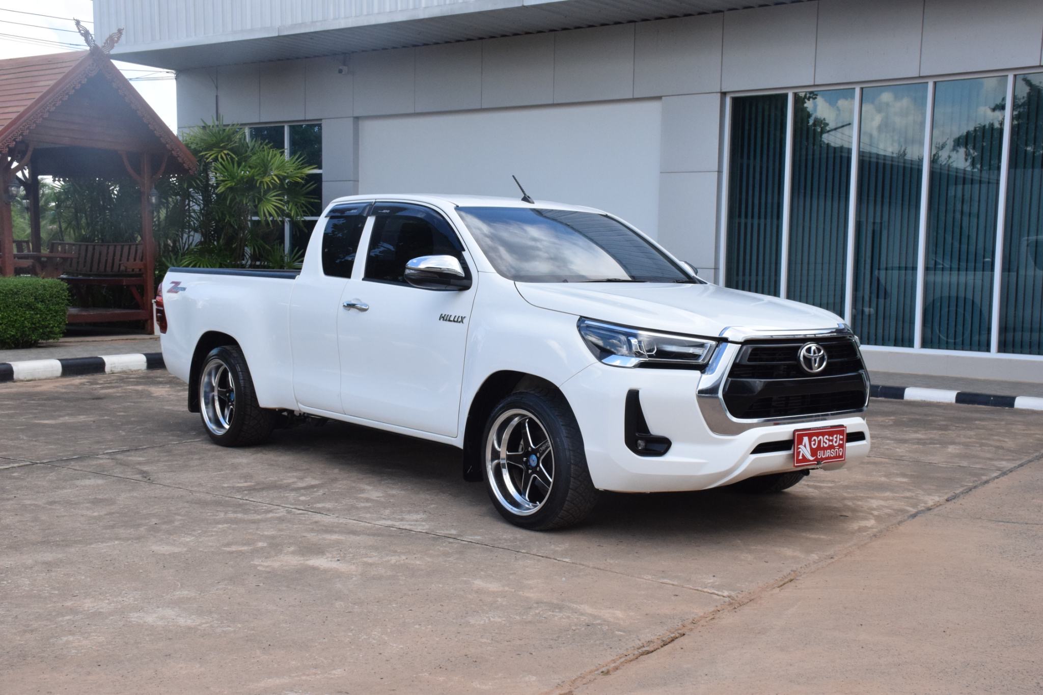 Car image 7