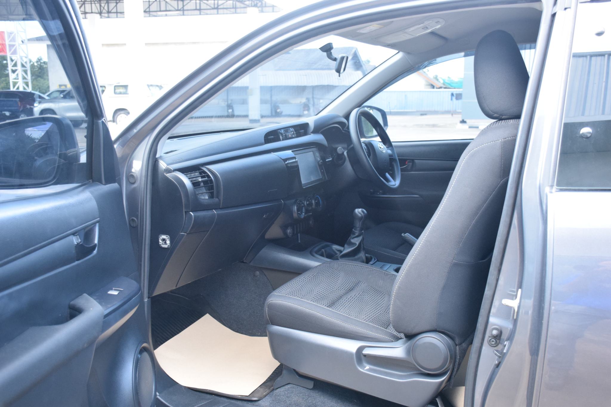 Car image 20