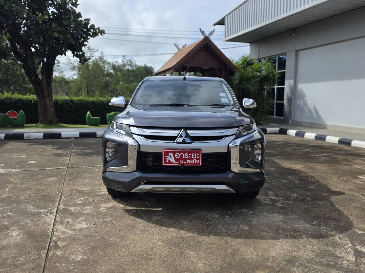 Car image 6