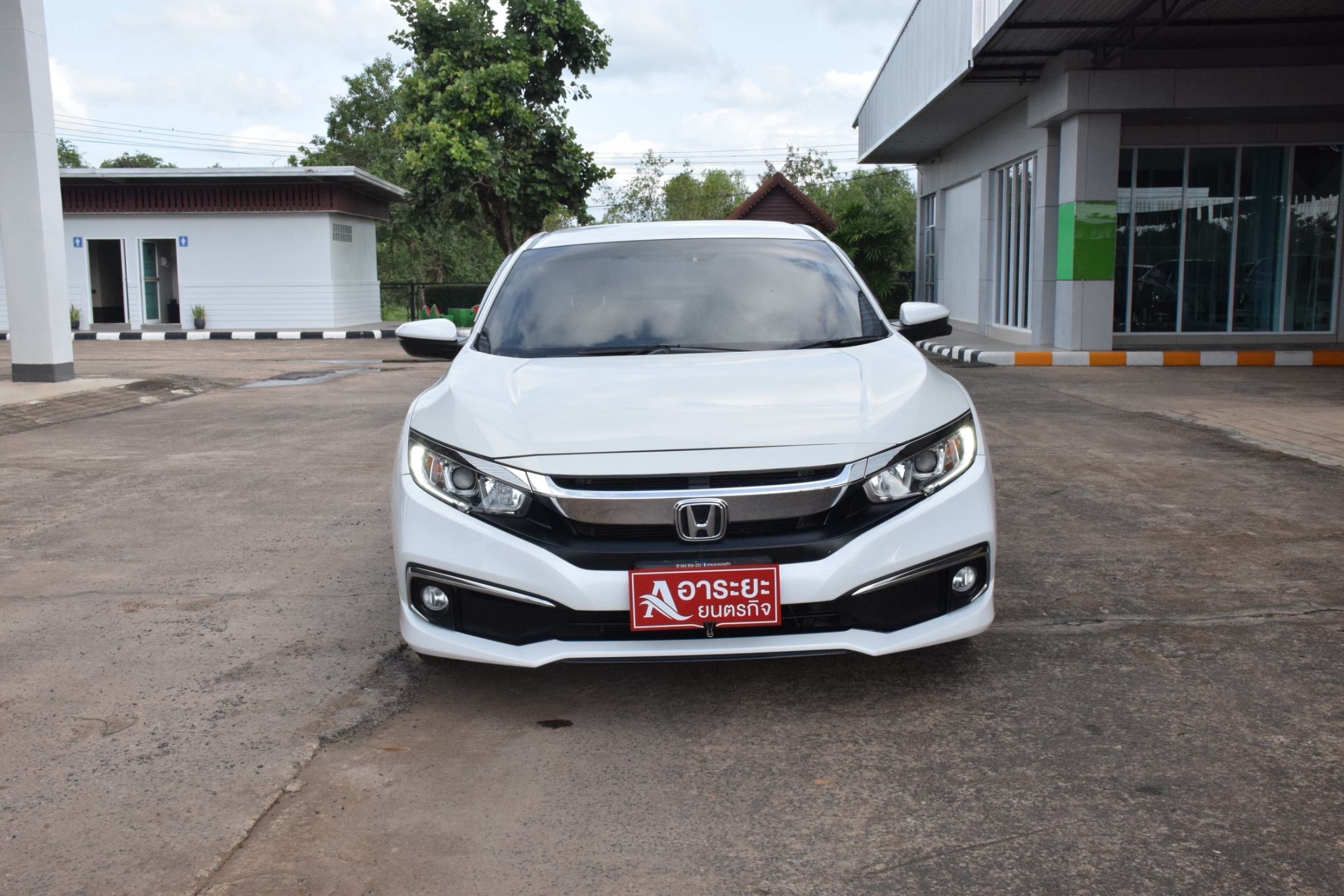 Car image 6