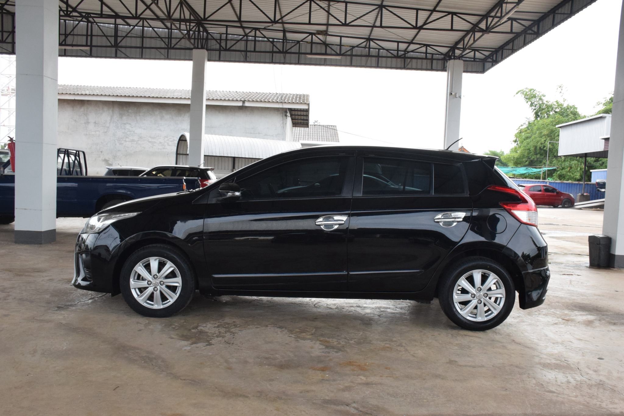 Car image 12