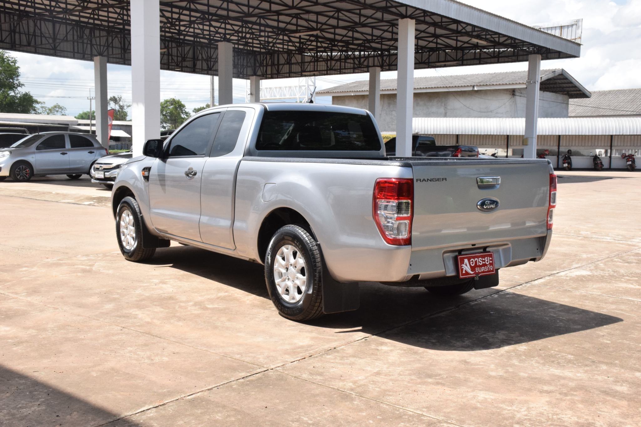 Car image 10