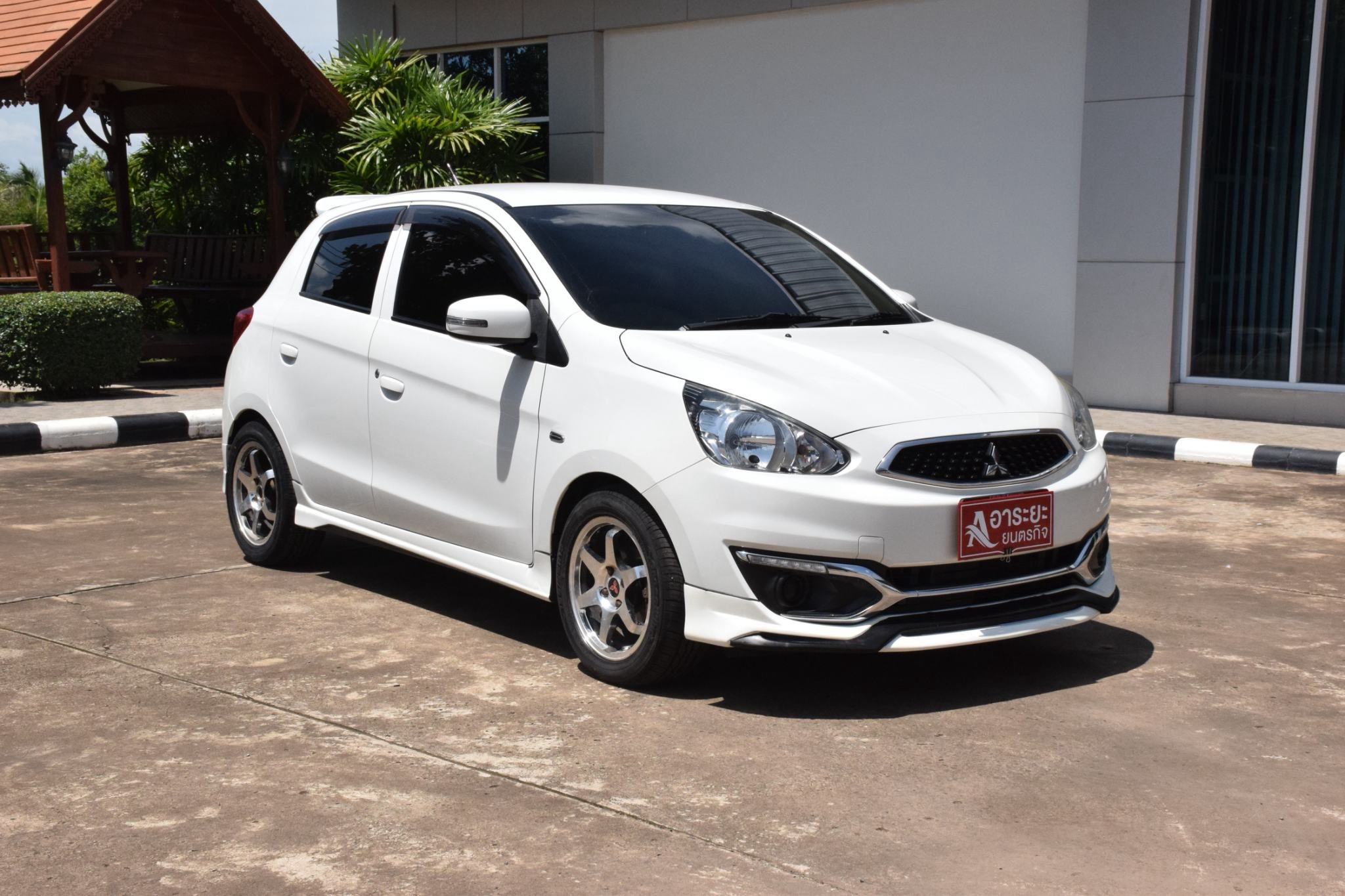 Car image 7