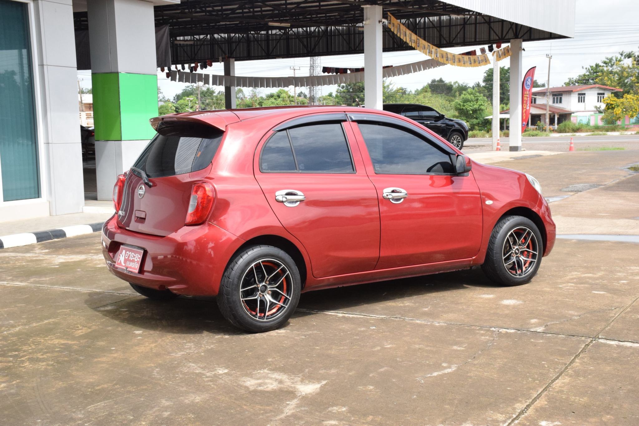 Car image 8