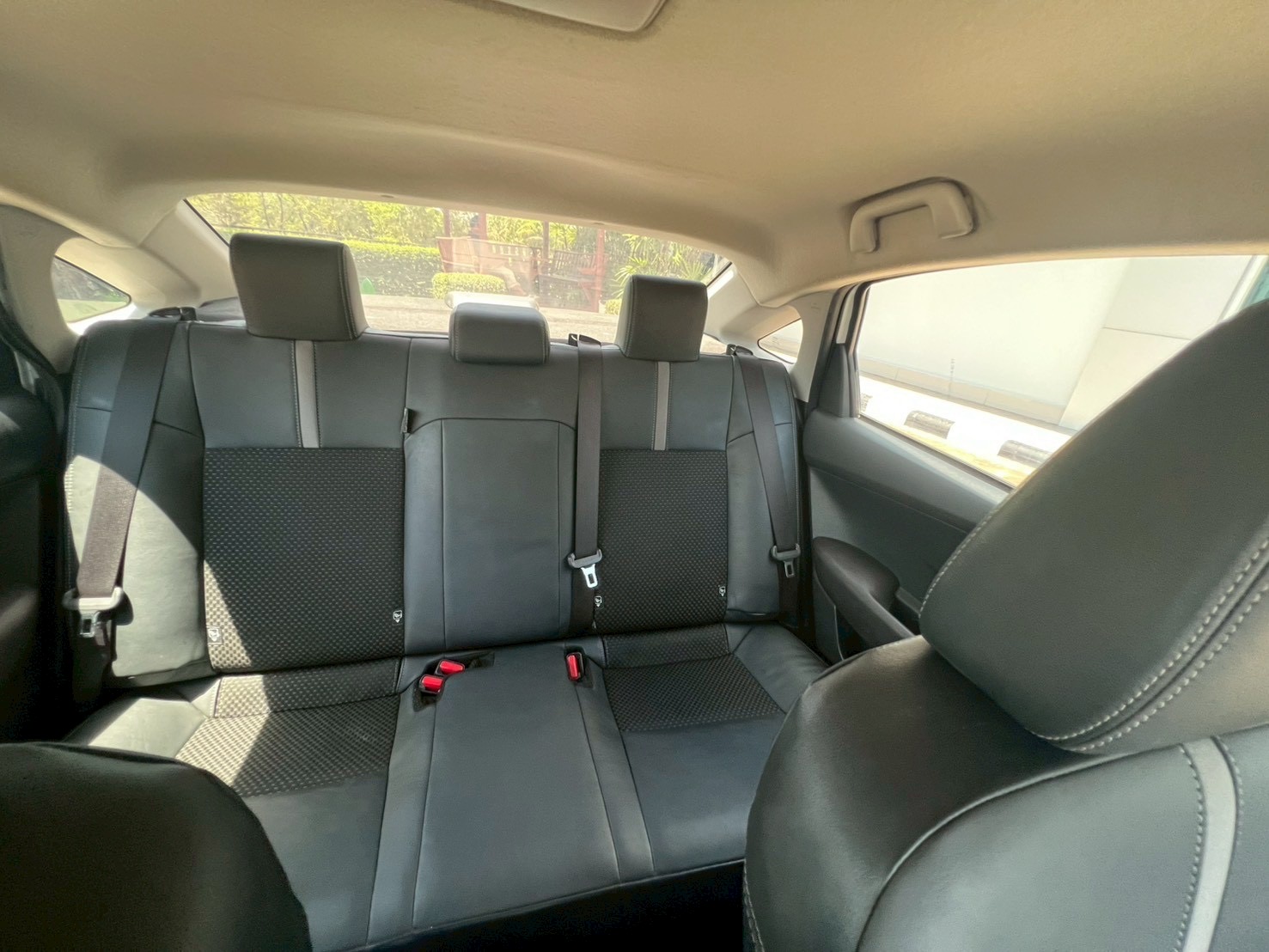 Car image 21
