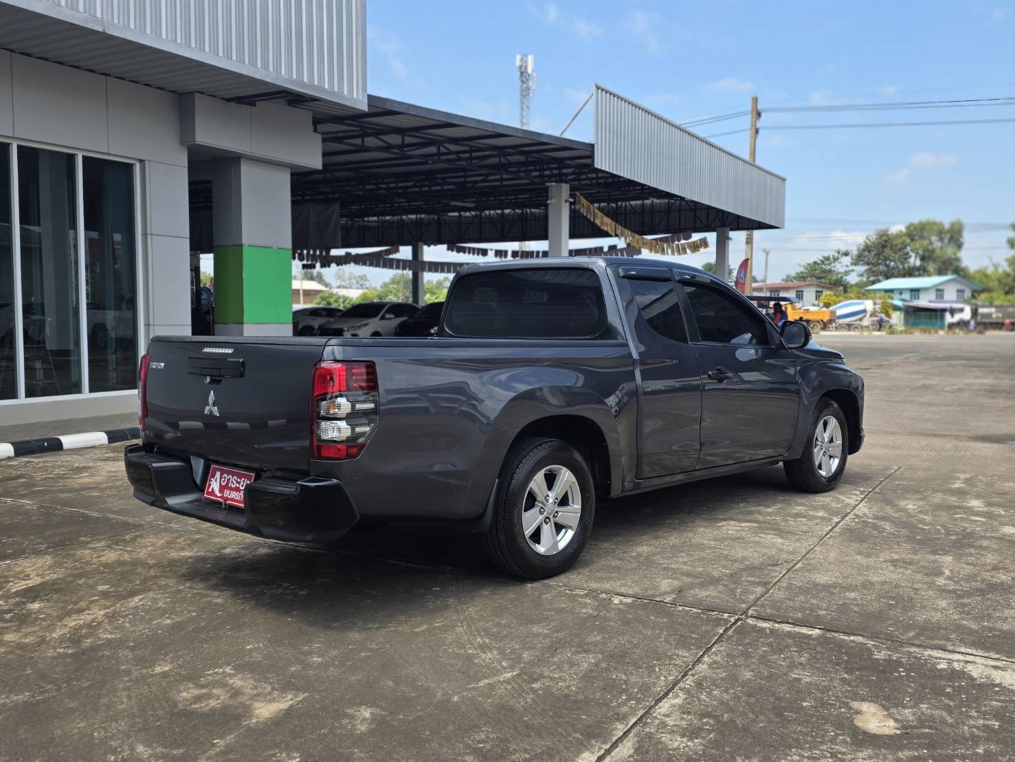 Car image 8