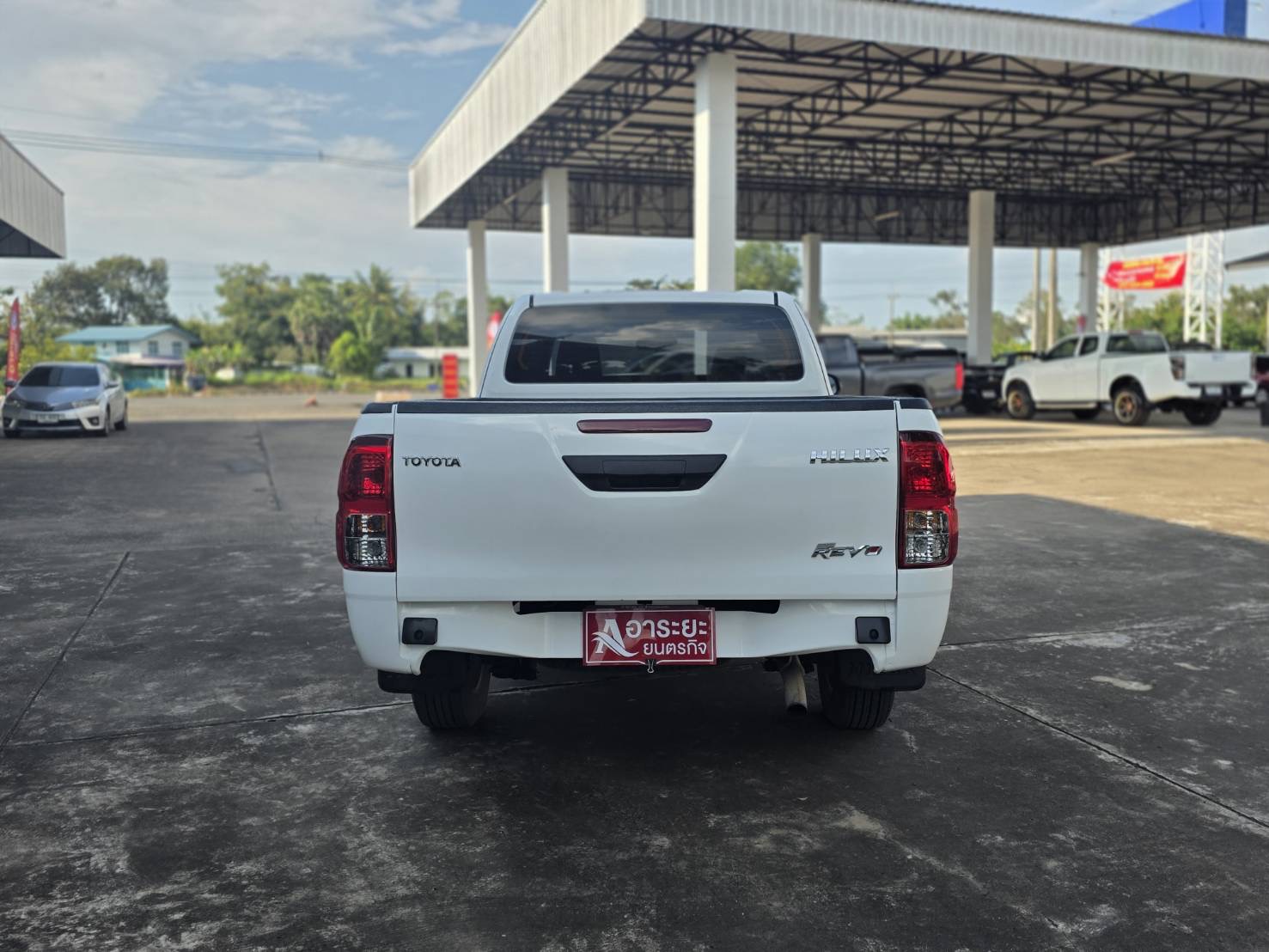 Car image 9
