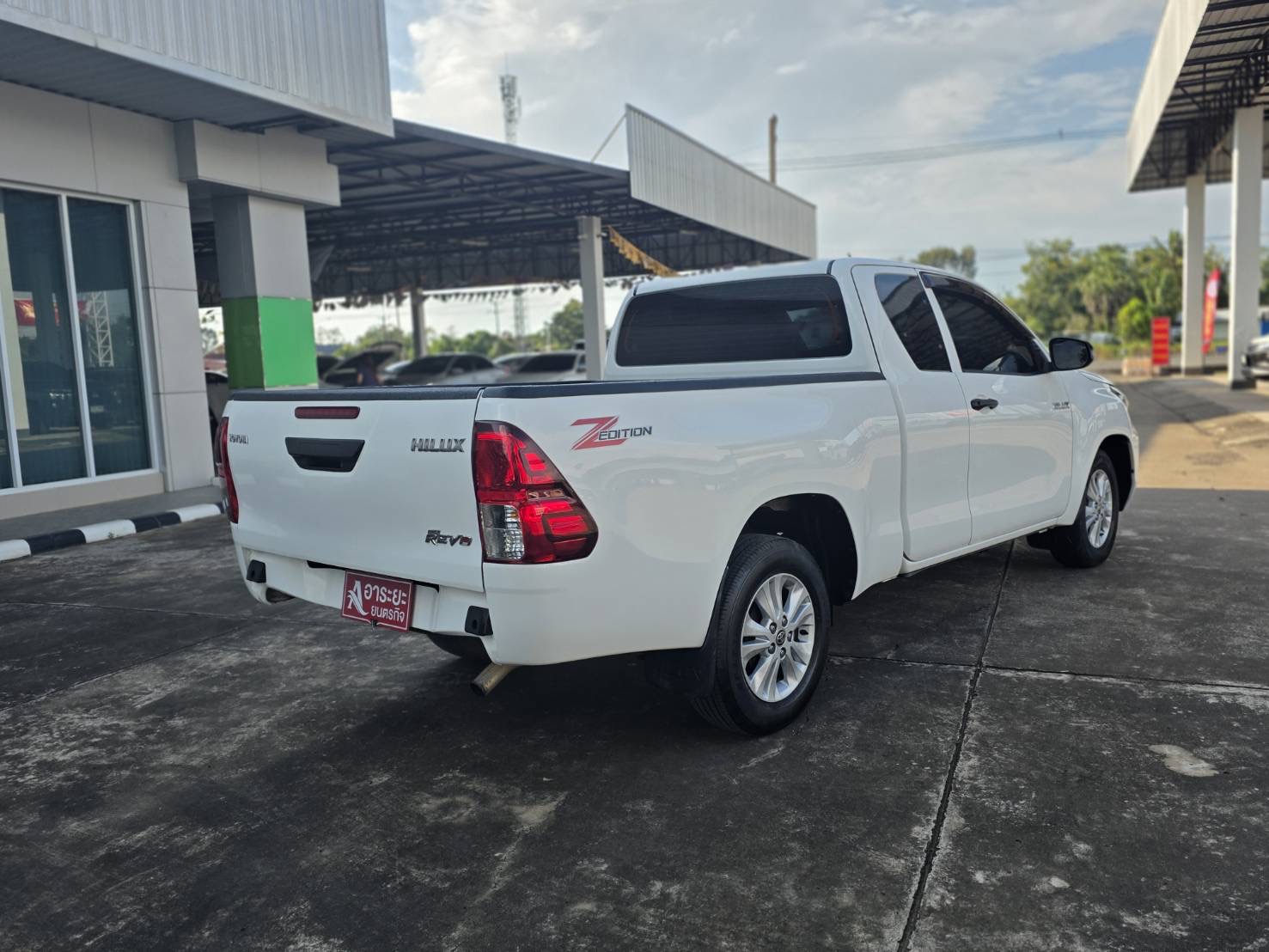 Car image 8