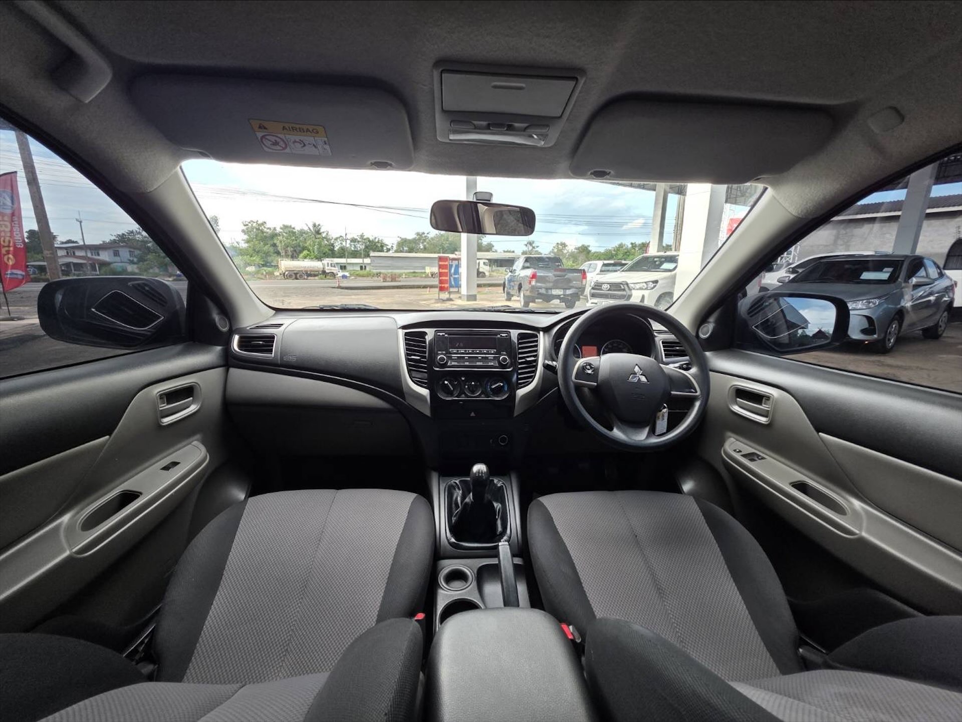 Car image 23