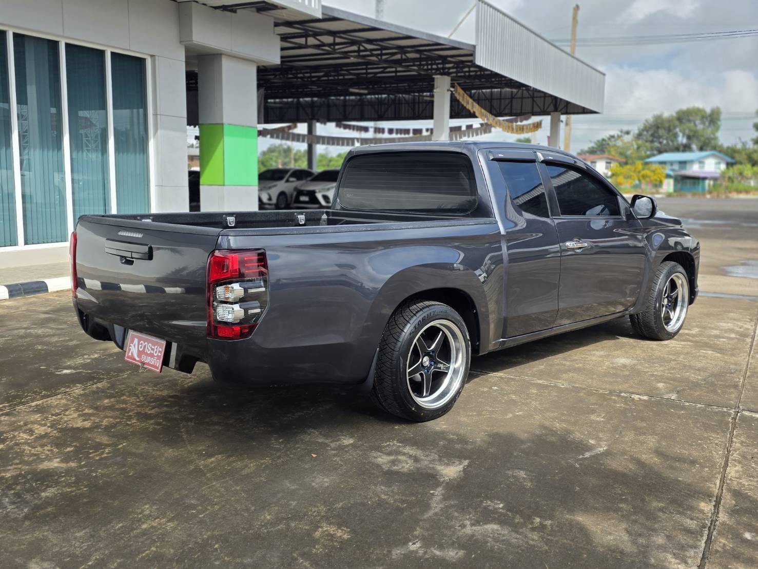 Car image 8