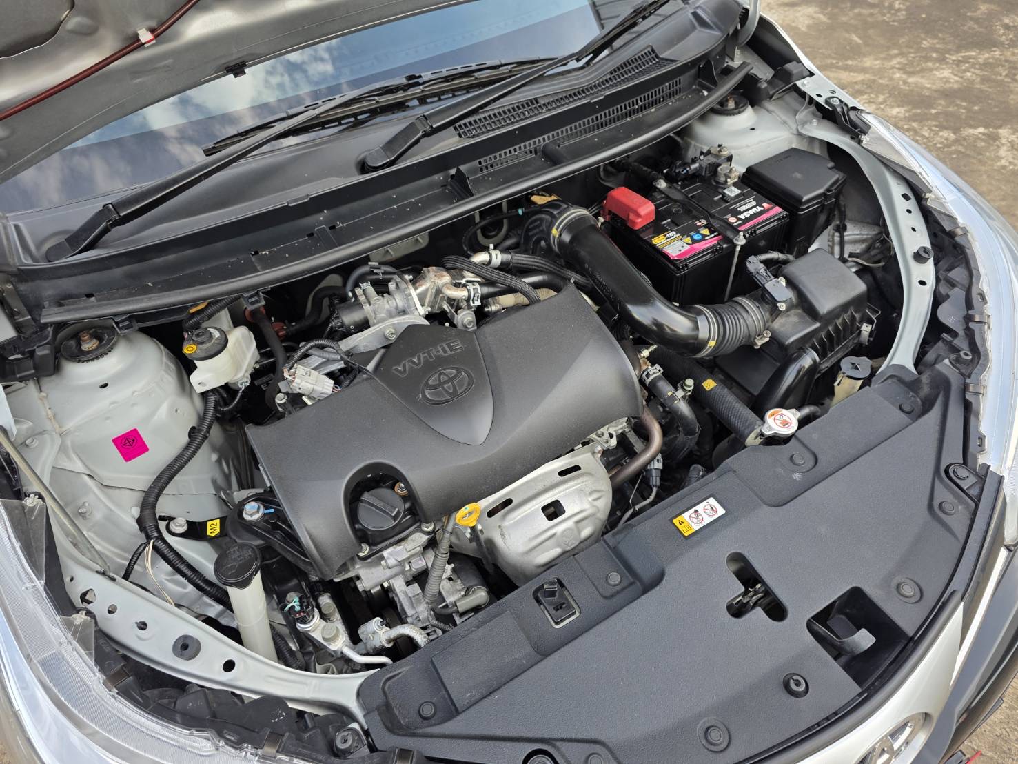 Car image 3
