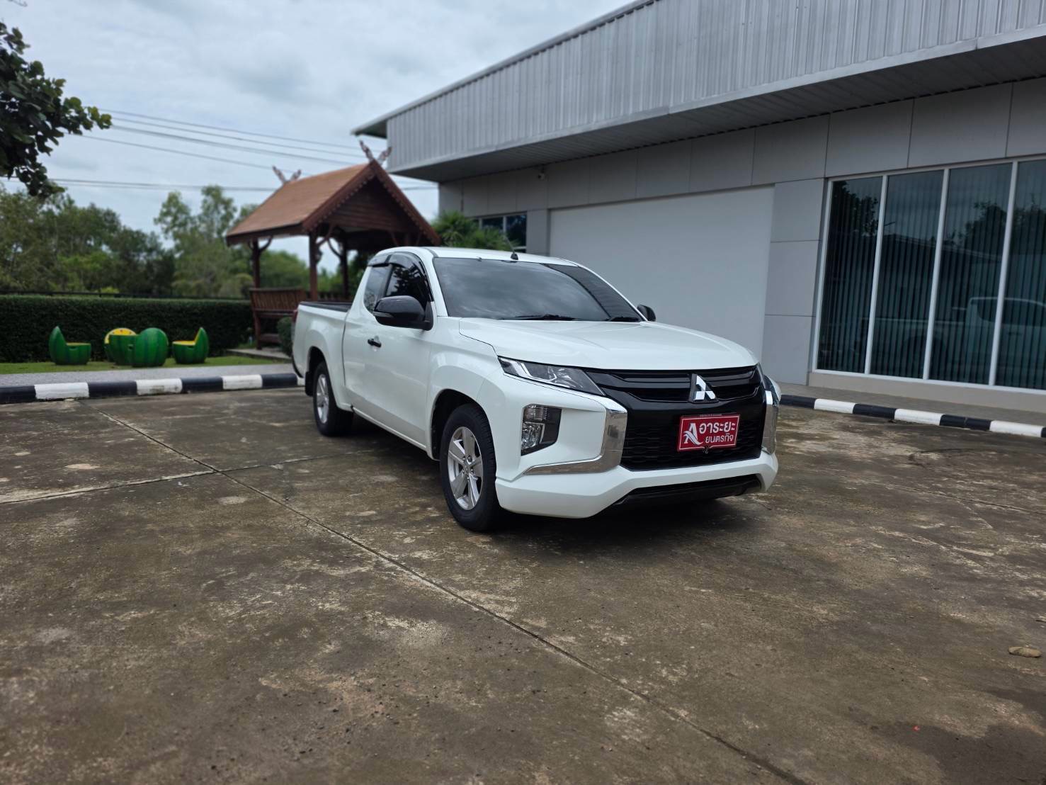 Car image 7