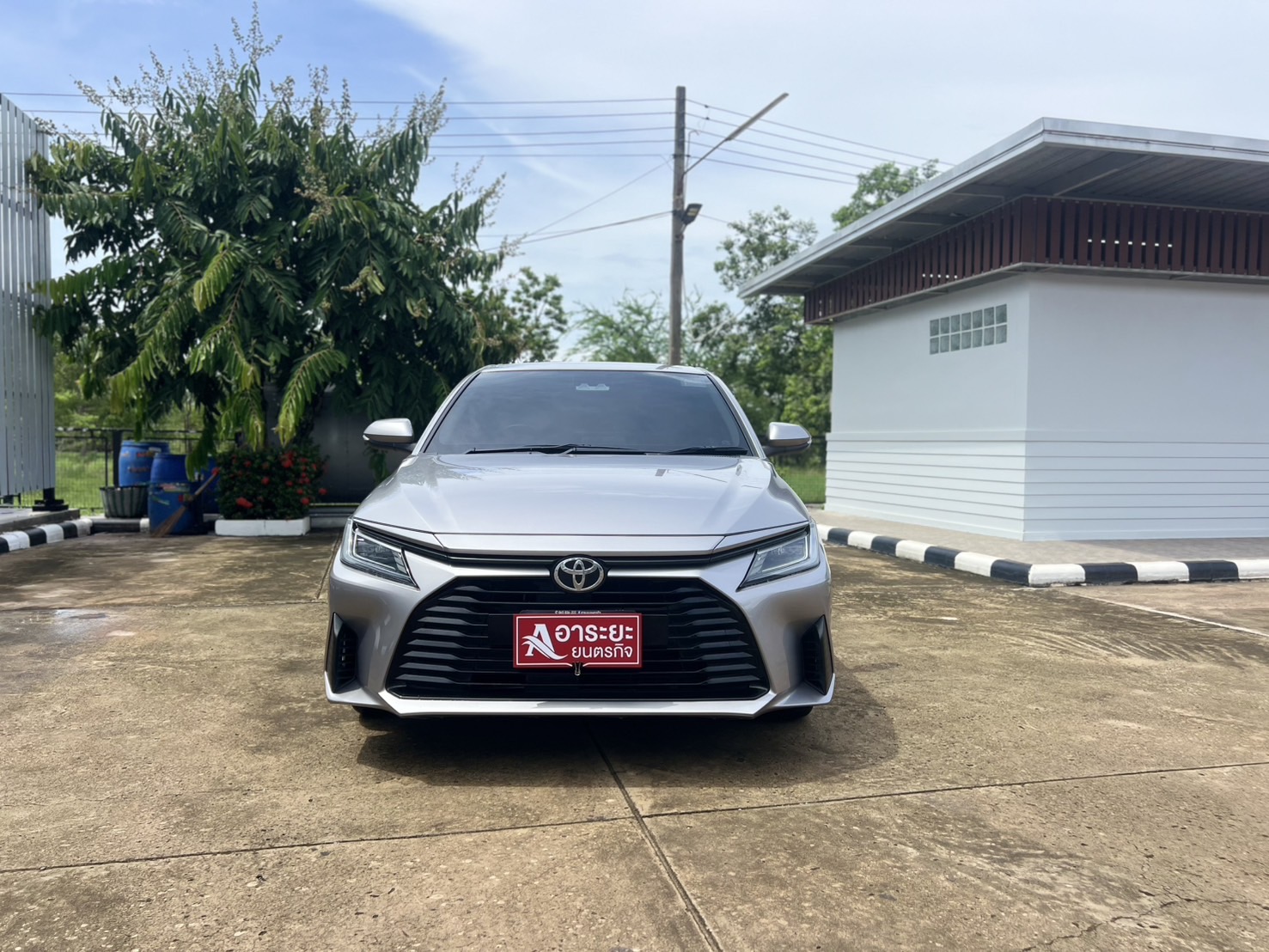 Car image 6