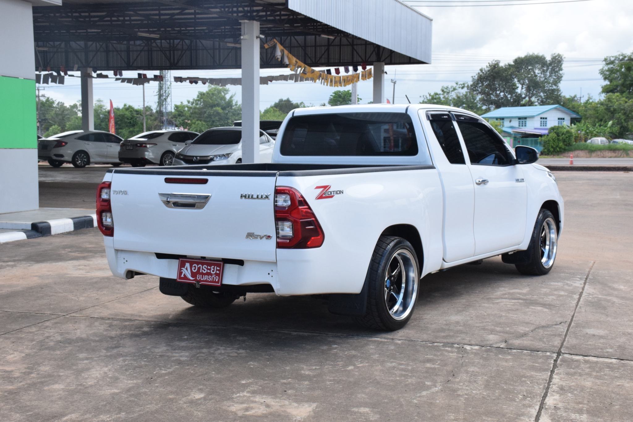 Car image 8