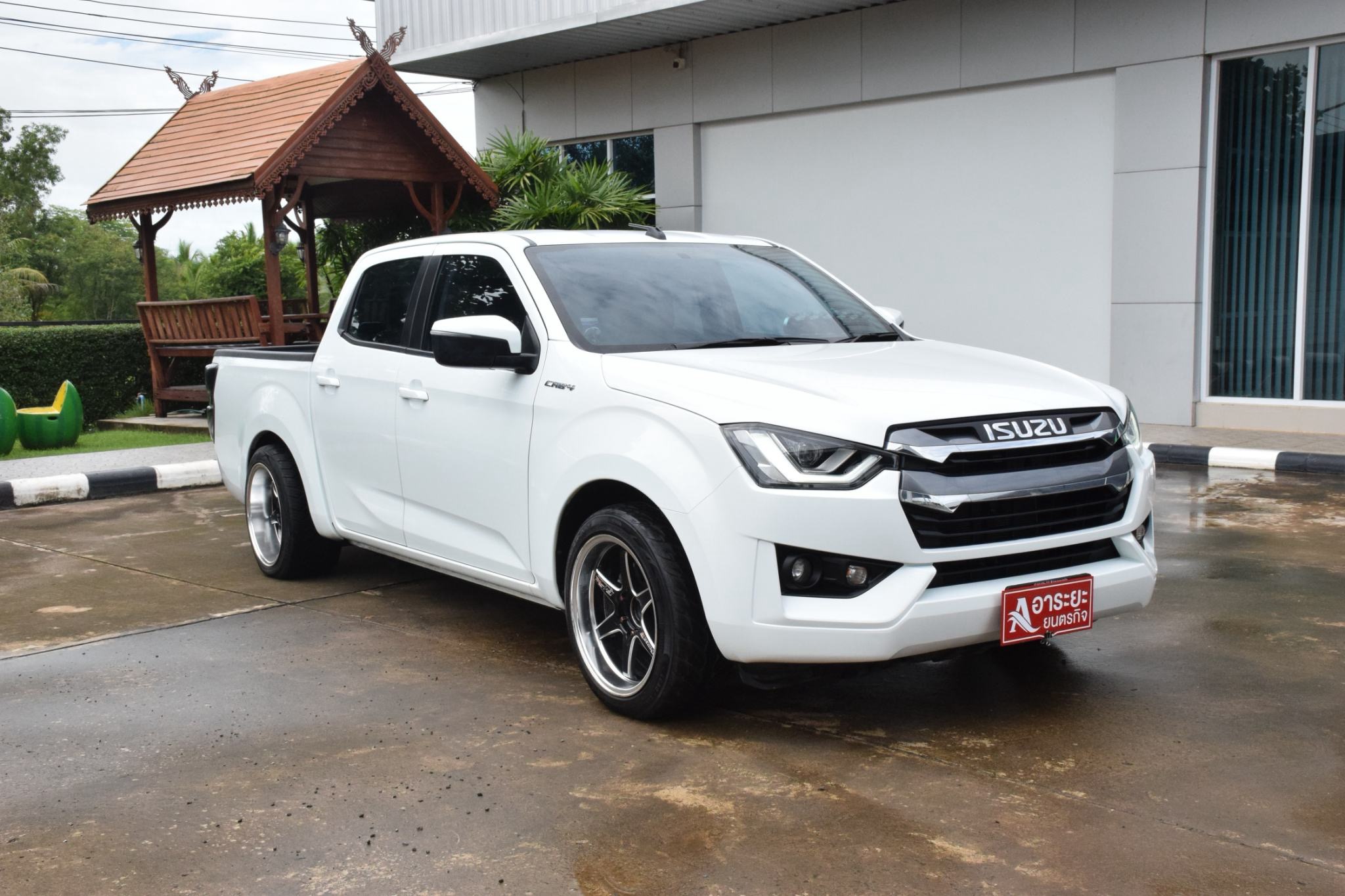 Car image 7