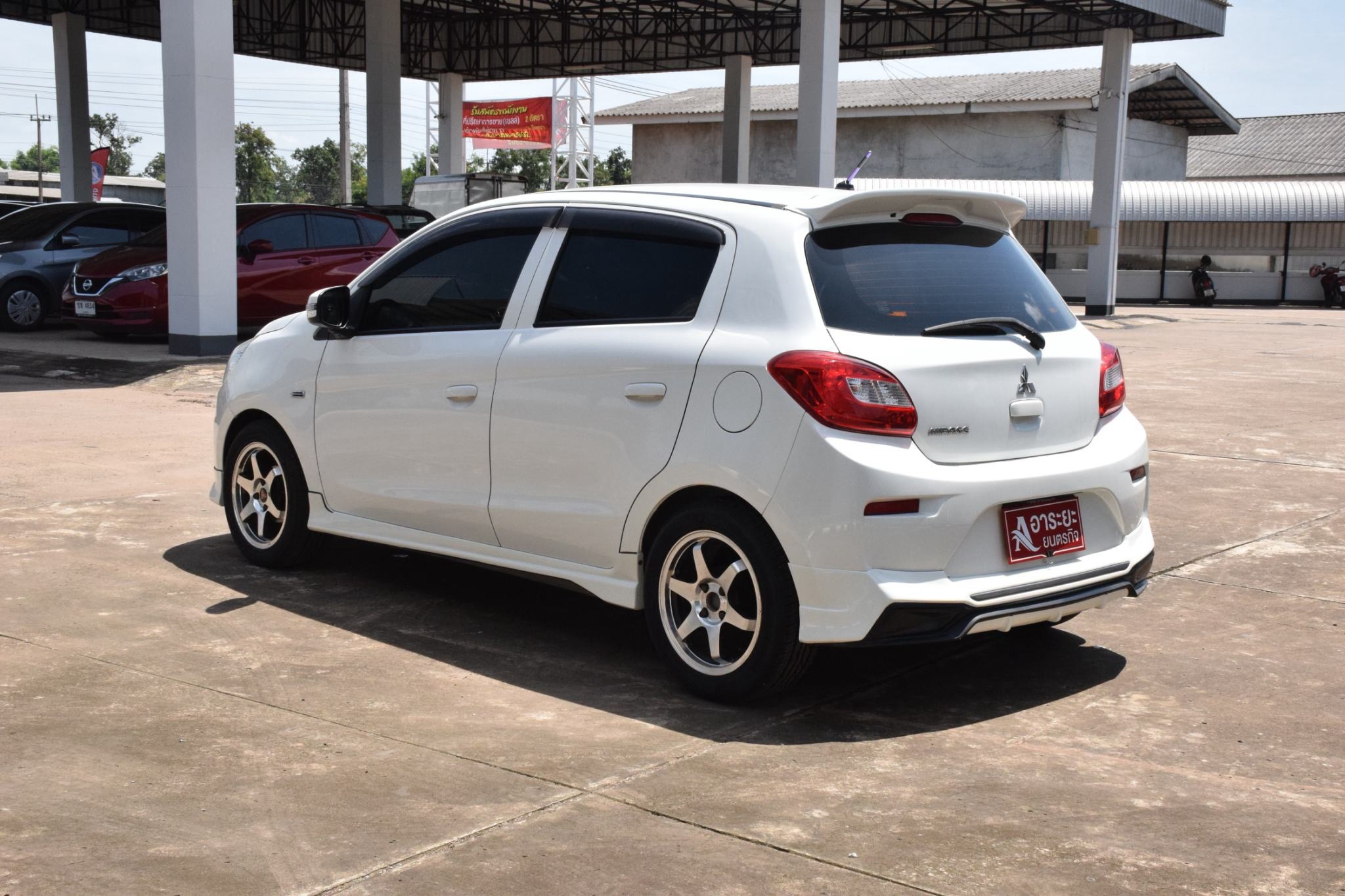 Car image 10
