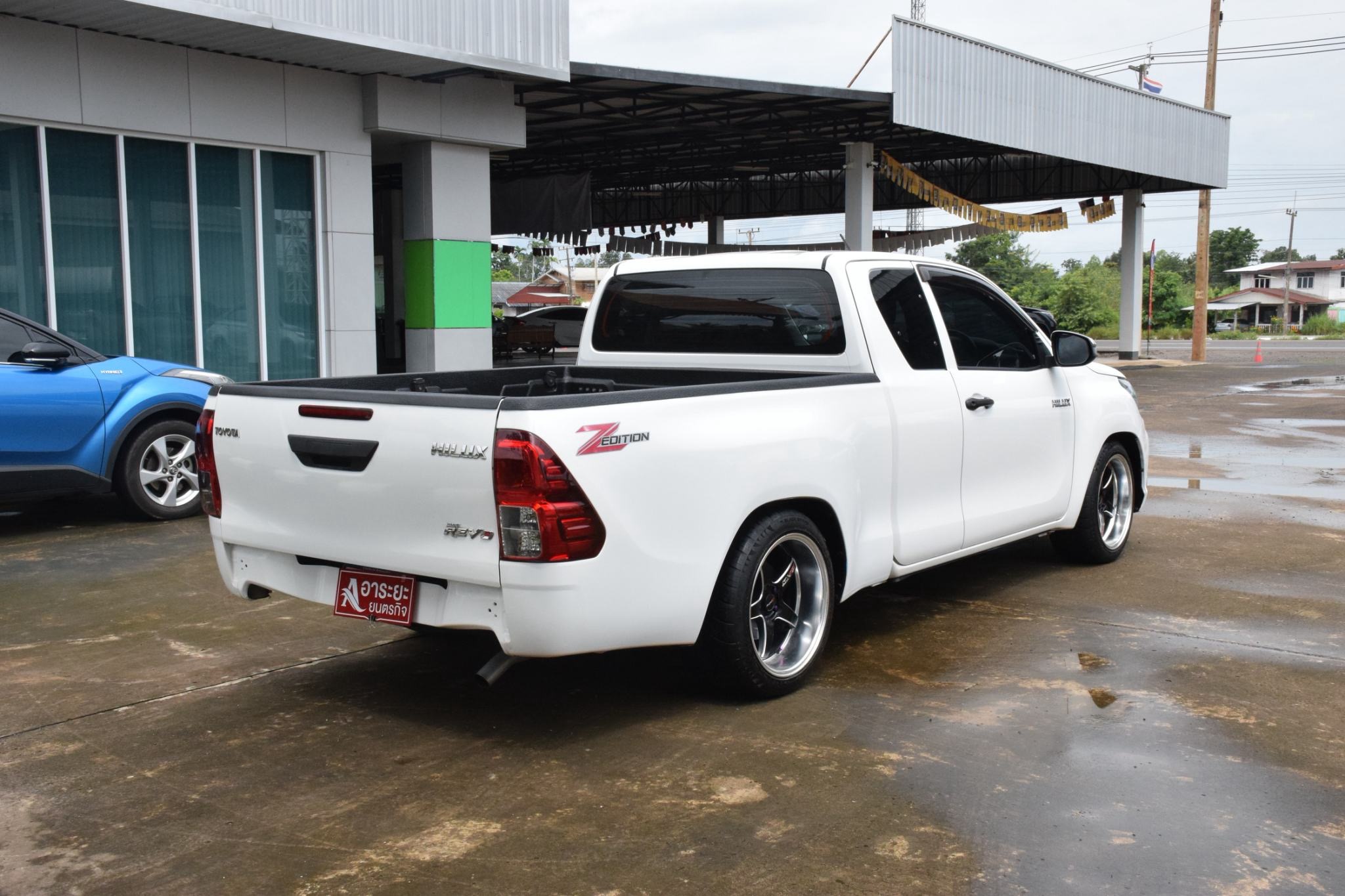Car image 8