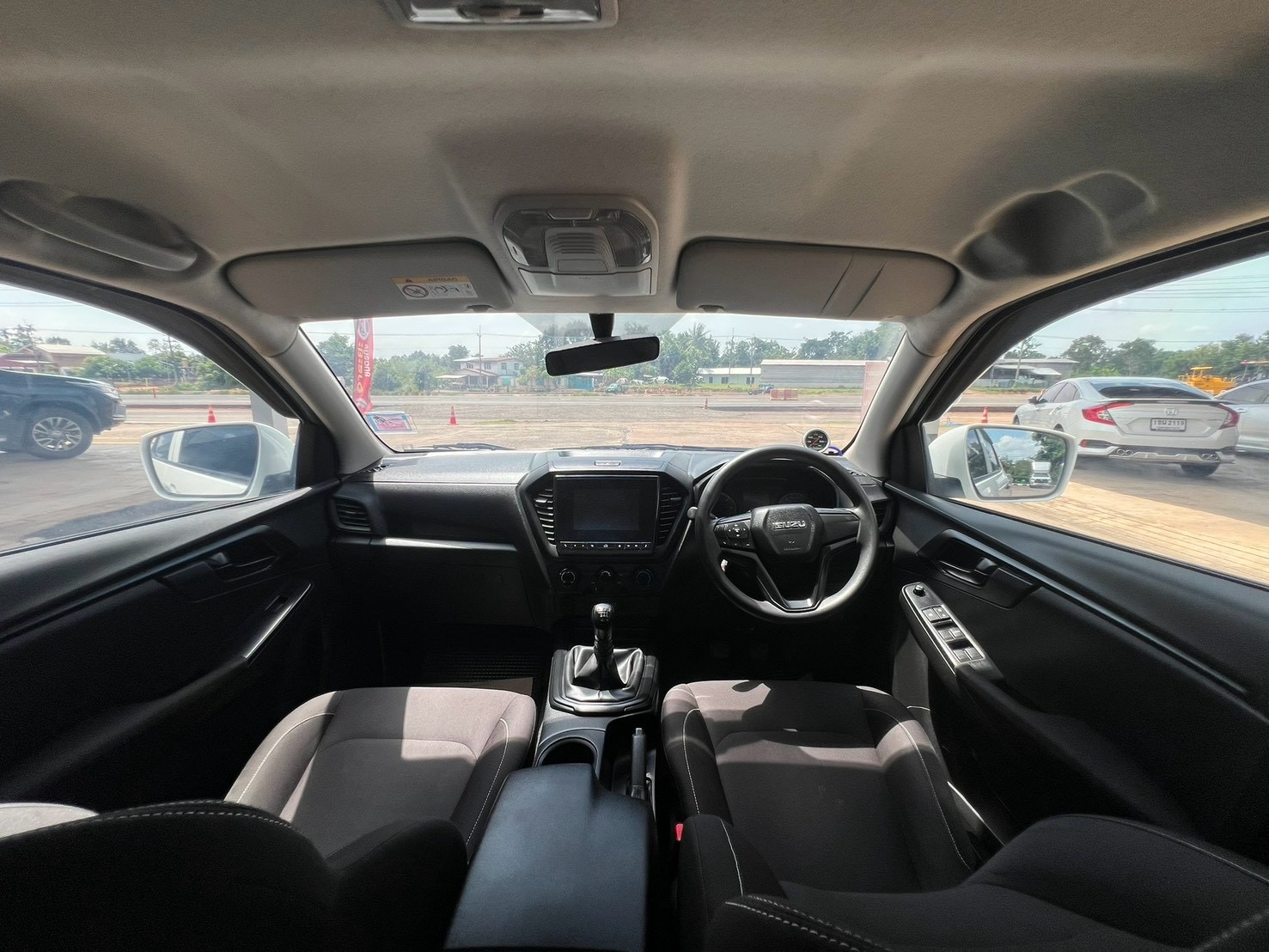 Car image 20