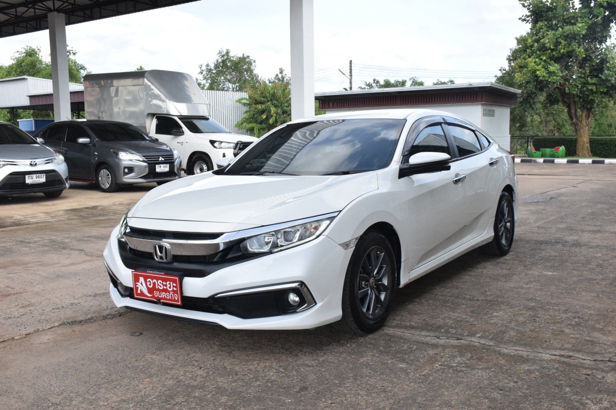 Car image 5
