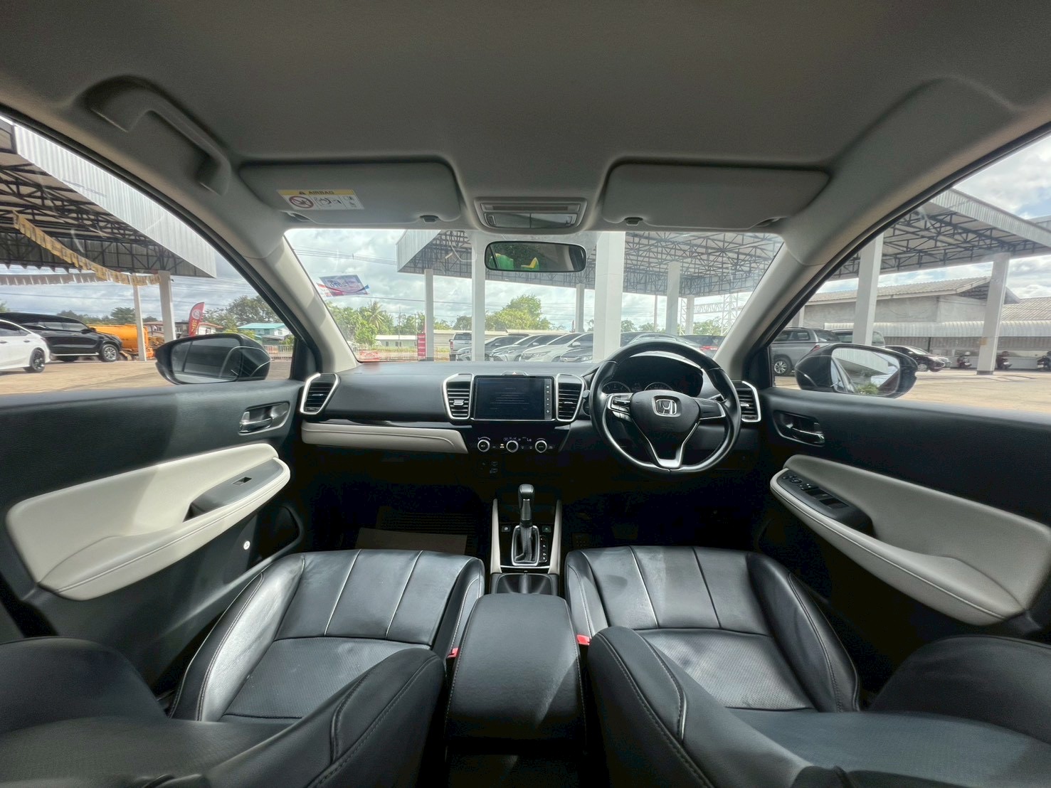 Car image 23